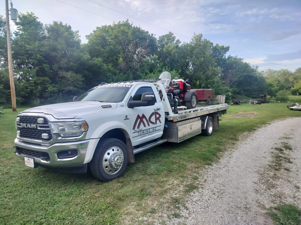 MCR Towing: flatbed transport front view